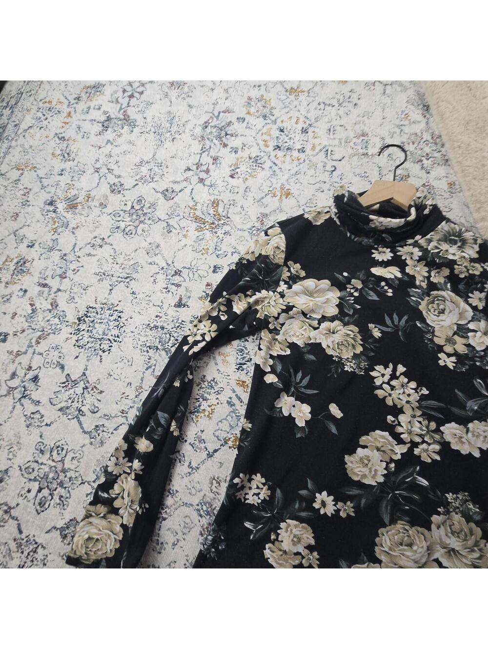 Diana Belle Dark Floral Blouse Top Woman Medium View 2